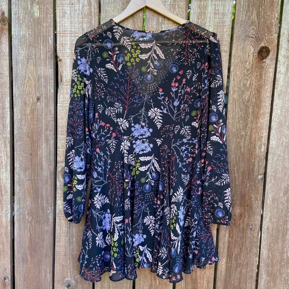 Kimchi Blue Floral Chiffon Long Sleeve Dress Size 4 - Picture 3 of 6